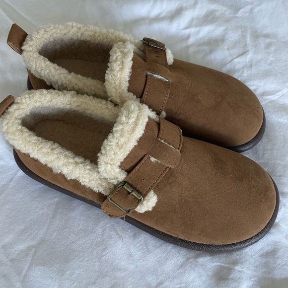 Fall slip ons - Picture 2 of 6